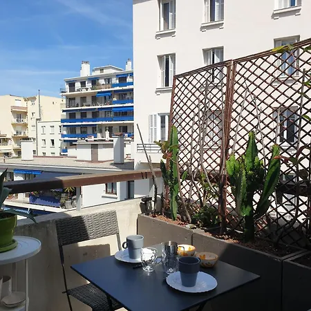 White Pearl Apartment